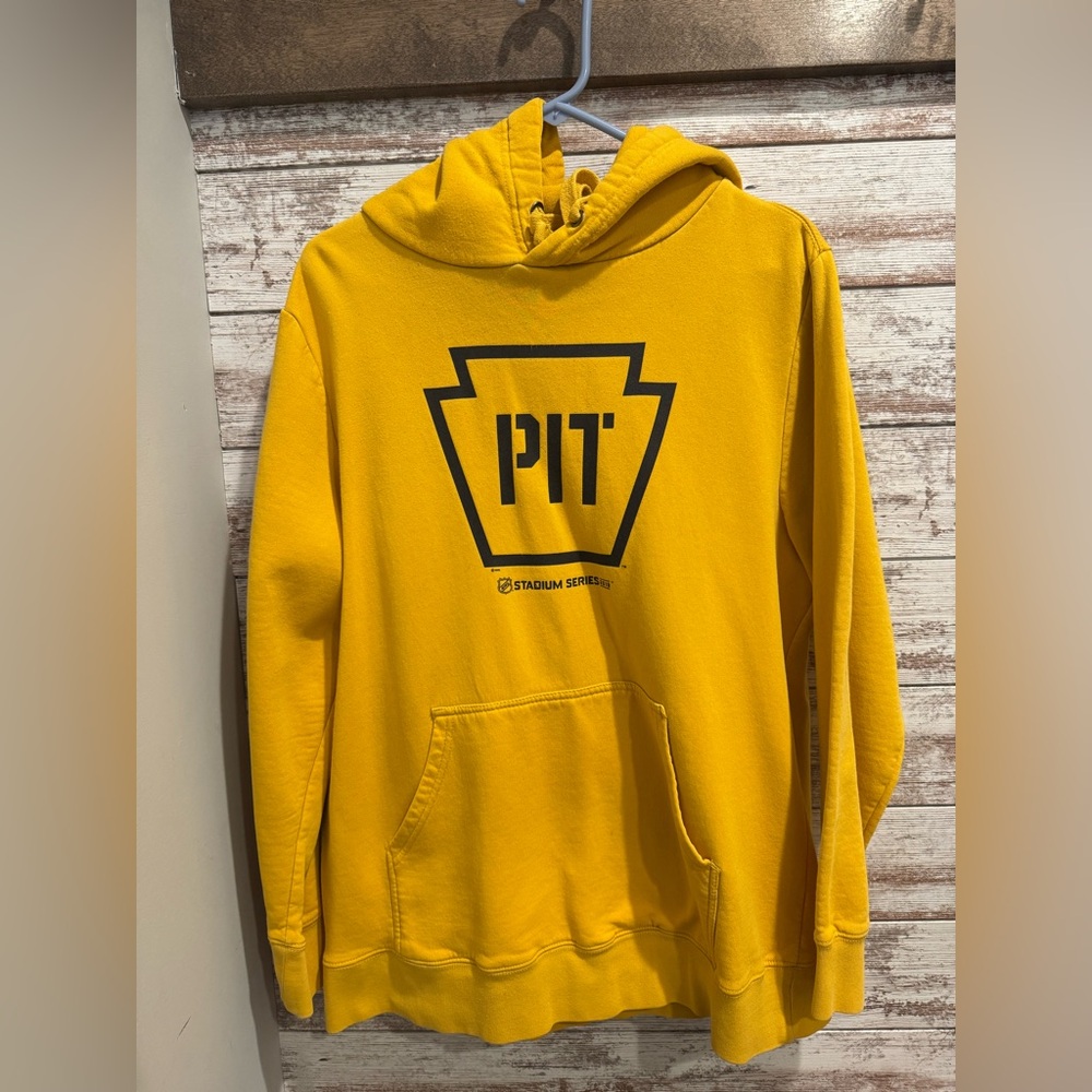 Pittsburgh Penguins - 2019 Stadium series hoodie - women’s 2XL - XXL